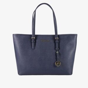 🔥Michael Kors Jet Set Navy Blue Shoulder Bag in Saffiano Leather